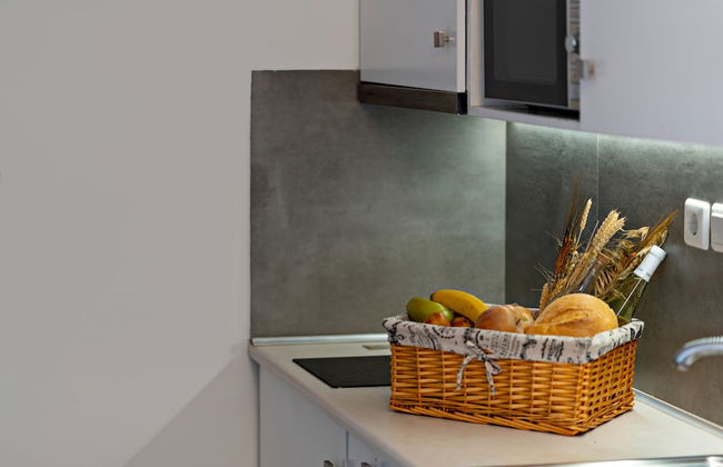 Castello Apartments - Photo 23