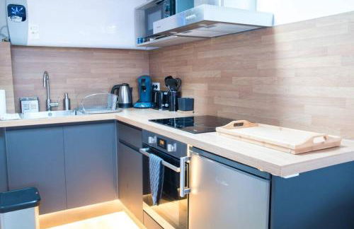 SECRET SUITE "Jungle" - Jacuzzi privatif - Gare RER C - Proche Paris - Foto 19