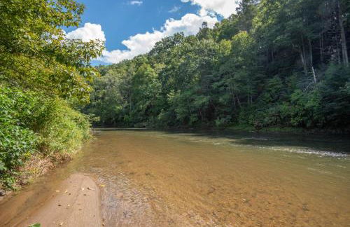 Retriever Beach - New River-frontage with Your Own Private Beach! Fire Pits - Games and More! - Foto 34