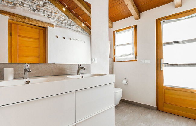 Beautiful Villa Consisting of two Houses With Private Pool, Near Pula and Beach - Foto 18