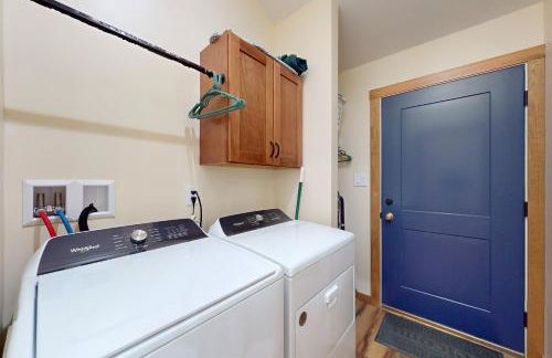 Lakeside Lodge - Photo 17