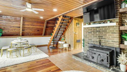 Hot Tub, Fire Pit and Patio A-Frame Stafford Cabin - Foto 5