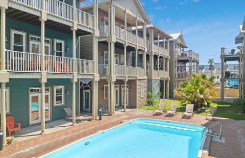 Cozy Beach House, Heated Pool , Fast WiFi - Foto 1