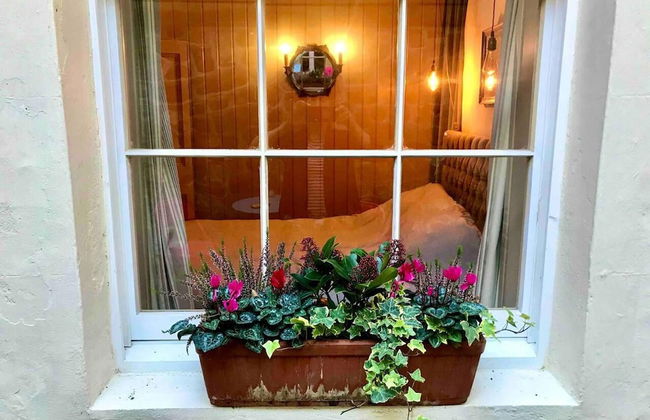 Beachfront Apartment With Woodburner & Courtyard - Photo 30