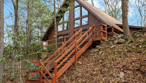 Loft Wood Stove Fire Pit Grill & Deck on Creek - Foto 2