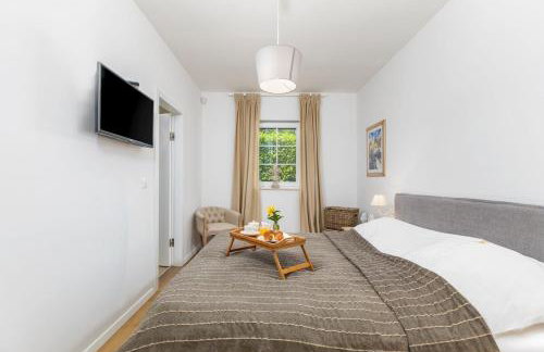 Villa Village by Villsy - with heated pool, spa, private tennis court, golf court, basketball court and playroom - Photo 48