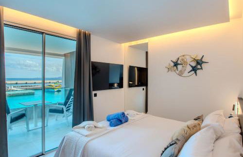 Sea Breeze Suites - Photo 2