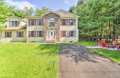 Hot Tub and Deck Gorgeous Retreat in Pocono Summit! - Foto 40