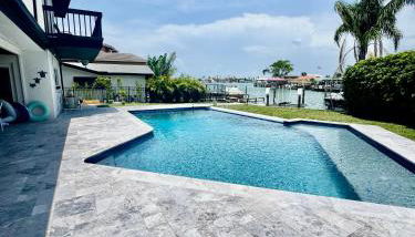 Clearwater Beach Waterfront Modern Villa 4BD 2BIG OPEN LOFT 4BT with Pool Boat Deck Sleep 15 - Foto 5