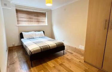 Beautiful 2 bedroom garden flat w/ free parking - Foto 8