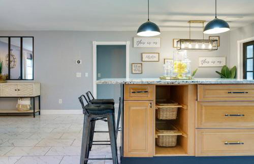 Lounge Area Office Fenced Yard Near It All - Photo 38