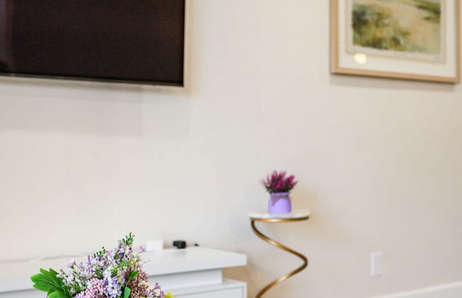 Modern Cozy Retreat Stylish Stay With Patio Parking - Foto 32