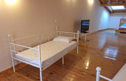 El Zaguan - Photo 13