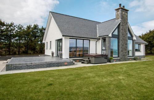 Quarter Acre House - Photo 1