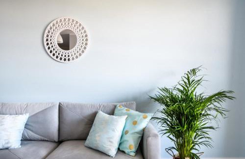 West Side Apartment - Photo 13