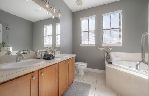 Centrally Located SOHO Retreat Walk to UT & Dining - Foto 23