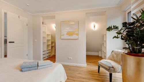 Luxurious Family House - Photo 5