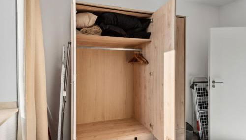 Getaway Apartment mit Balkon - Ruhiges Business-Apartment - direkte S-Bahn nach Messe DUS & ESS - Foto 3, wardrobe