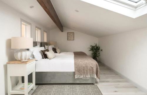 Goodwood - Modern Stay in Cotswolds with Hot Tub - Foto 20