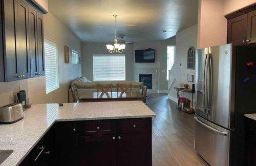 Family friendly 4-bdrm 3.5 bath w guest suite - Foto 14