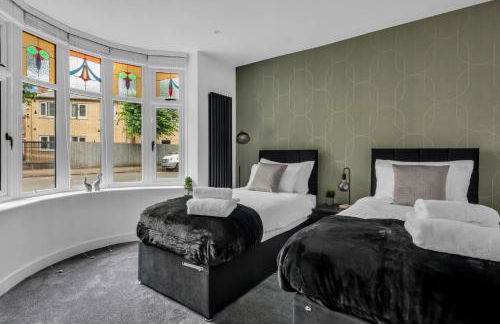 Stanley Park House Peterborough - 3 bed, 3 bathroom, parking, garden - Foto 22