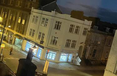 City Centre 1 bed Georgian flat with courtyard - Photo 30