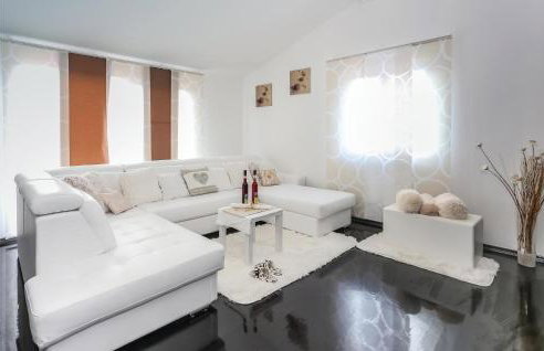 Lovely Home In Rumin With Kitchen - Foto 19