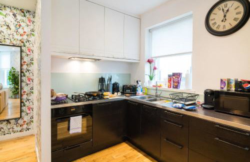 Oakfield Premier Apartments-High Speed WiFi-Smart SelfCheckIn-Central Cardiff Gem - Photo 29