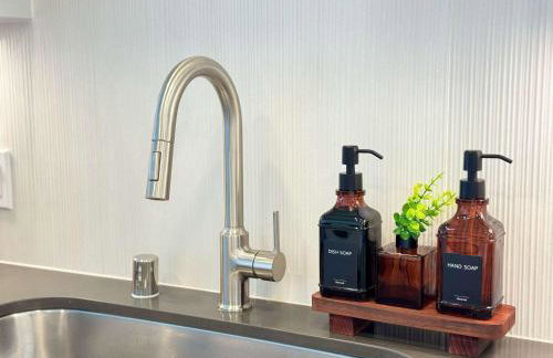 Upscale Escape 10 Min from Disneyland With Pool & Gym - Foto 65