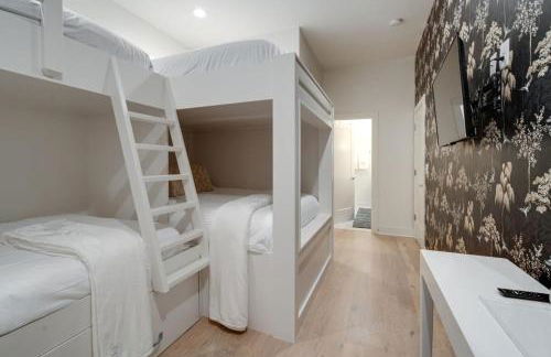 Luxury Townhouse with Rooftop Deck Less than 10 mins to Downtown - Foto 34