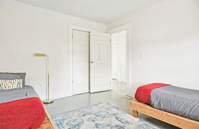 Spacious 4BR Getaway: Perfect for Family & Friends - Foto 6