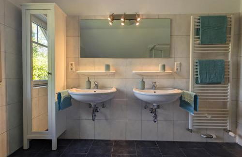 Ferienhaus im Zentrum von Augustfehn - Foto 12