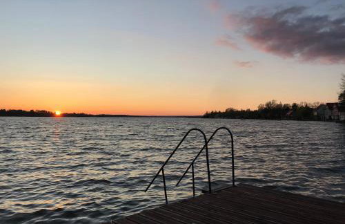 Domek nad samym brzegiem jeziora z prywatną "4-You" - Photo 14