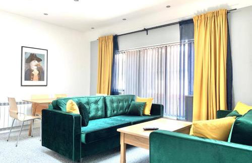 Premium 2 Bed Apartment - Thatcham Broadway - Foto 1