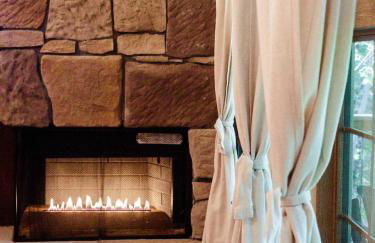 Cricket Hill Treehouse by Amish Country Lodging - Foto 9