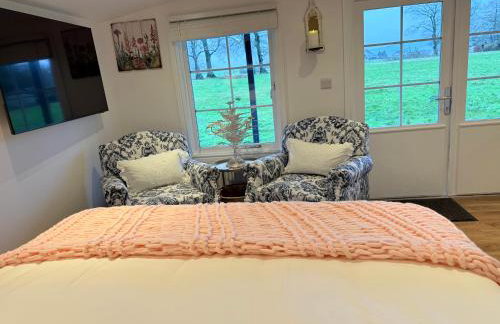 Wild Meadow Cottage - Countryside Views and King Bed - Foto 6