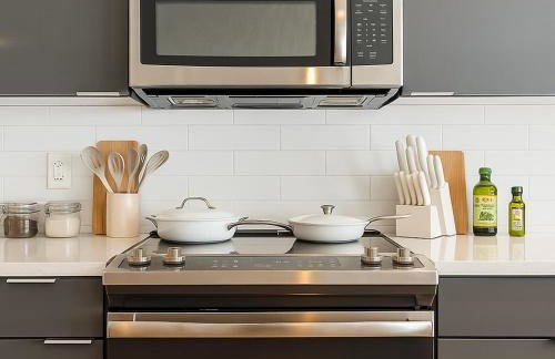 Moss & Oak - King Bed - Grand Piano - TOP FLOOR - Foto 26