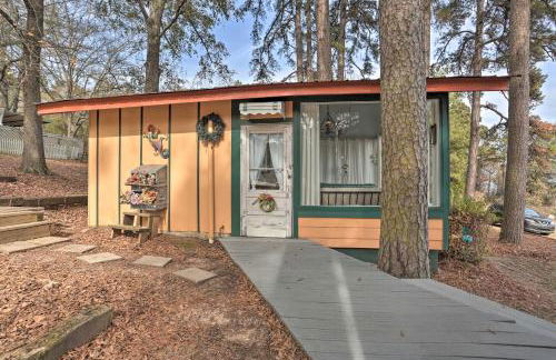 Lakeside Pleasure Island Cabin with Deck and Gas Grill - Foto 11