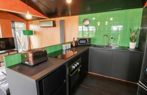 The Tractor Shed - Photo 10