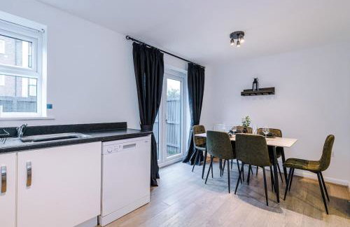 NEW! Presented by LTJ Prime Key Properties, Driveway Parking, Free WiFi - Foto 16