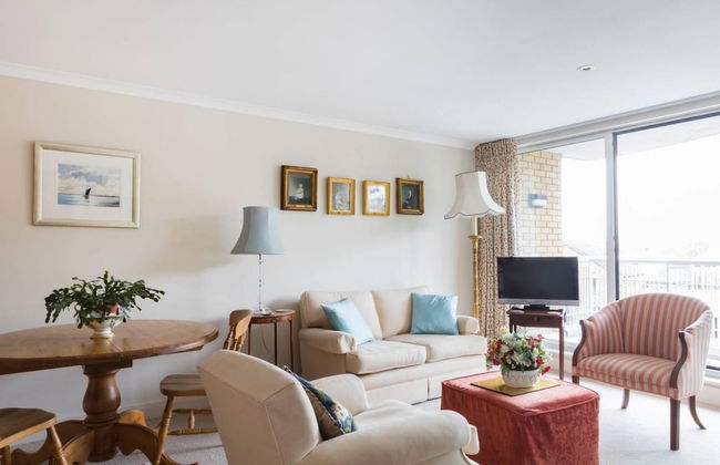 Bright Traditional 1bed Battersea Riverside Apt - Photo 2