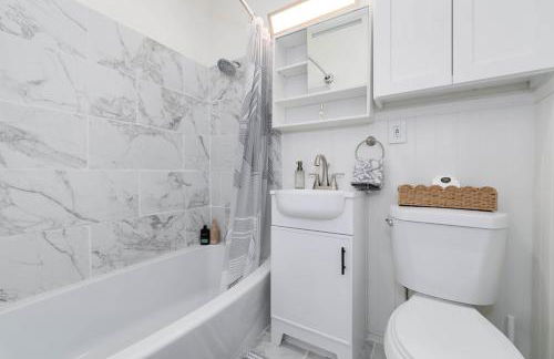 Mar Vista Beach Escape 2BR with Relaxing Yard - Foto 14