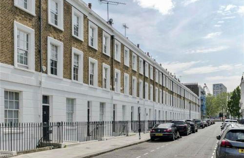 Elegant and Modern 3-Bedroom Victorian House in Westminster, London - Photo 25