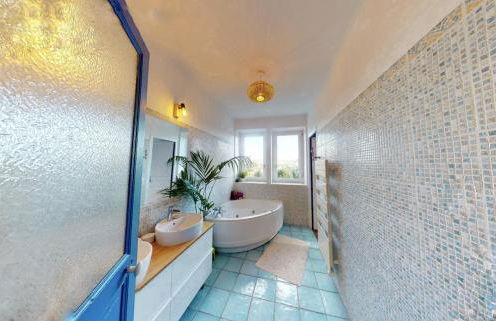 Maison de charme nichée dans le bois pour vivre une expérience unique - Foto 14