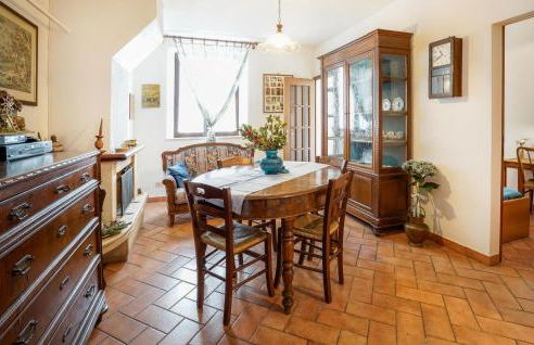 Pet Friendly Apartment In Rosia With Kitchen - Foto 10