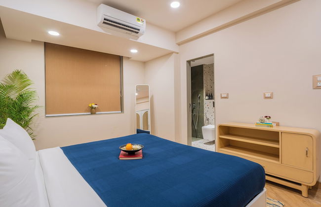 ELIVAAS Kamerios Verano 1 BHK with Pool - Photo 10