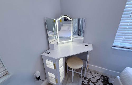 The LuxeLanding MIA- Swimming pool, Oasis Lounge, Mini Golf, BBQ and Hibachi Grill , and Outdoor Games - Photo 21