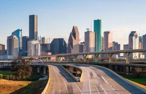 Black House - Downtown Elegance with HotTub and King Beds - Foto 64