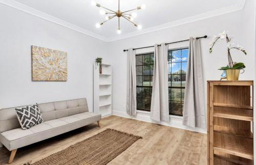 Lakefront Luxe 6BR 4B Home with Pool & Hot Tub - Foto 29