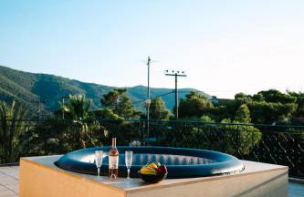 Villarose Suite HotTub SunsetView - Foto 4